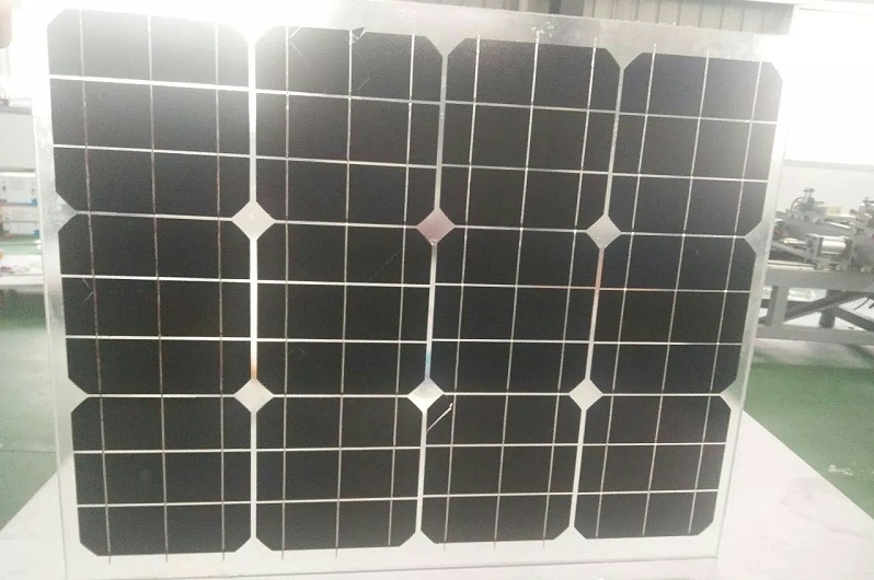 双面板太阳能板